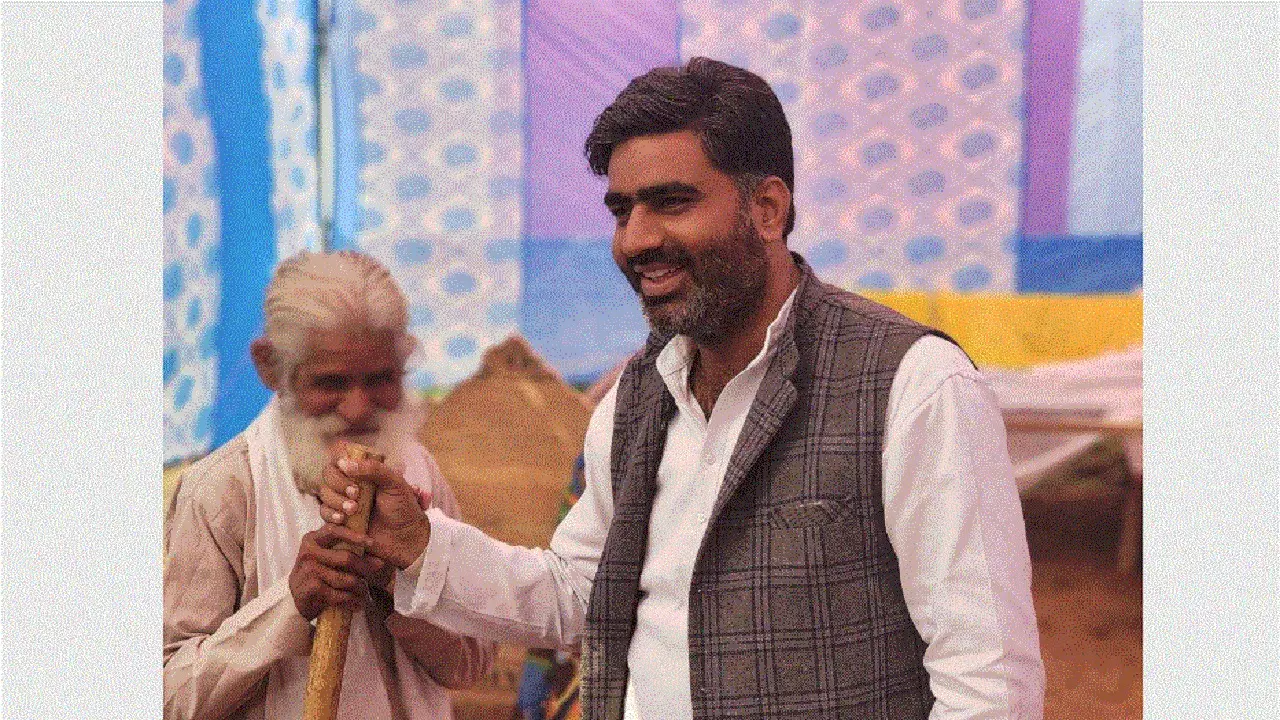 UP : विधानसभा से फेसबुक लाइव करना सपा MLA अतुल प्रधान को पड़ा भारी, स्पीकर ने दिया ये दंड