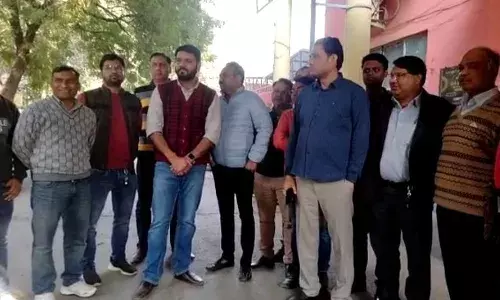 Mathura News: मथुरा में एक साथ 12 CHC प्रभारियों ने दिया सामूहिक इस्तीफा, जिले के अफसरों में मचा हड़कंप