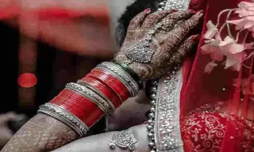 Aligarh News: शादीशुदा प्रेमिका के ससुराल मिलने पहुंचा युवक, बहु ने प्रेमी युवक को संदूक में छिपाया, फिर हुआ ये हाल