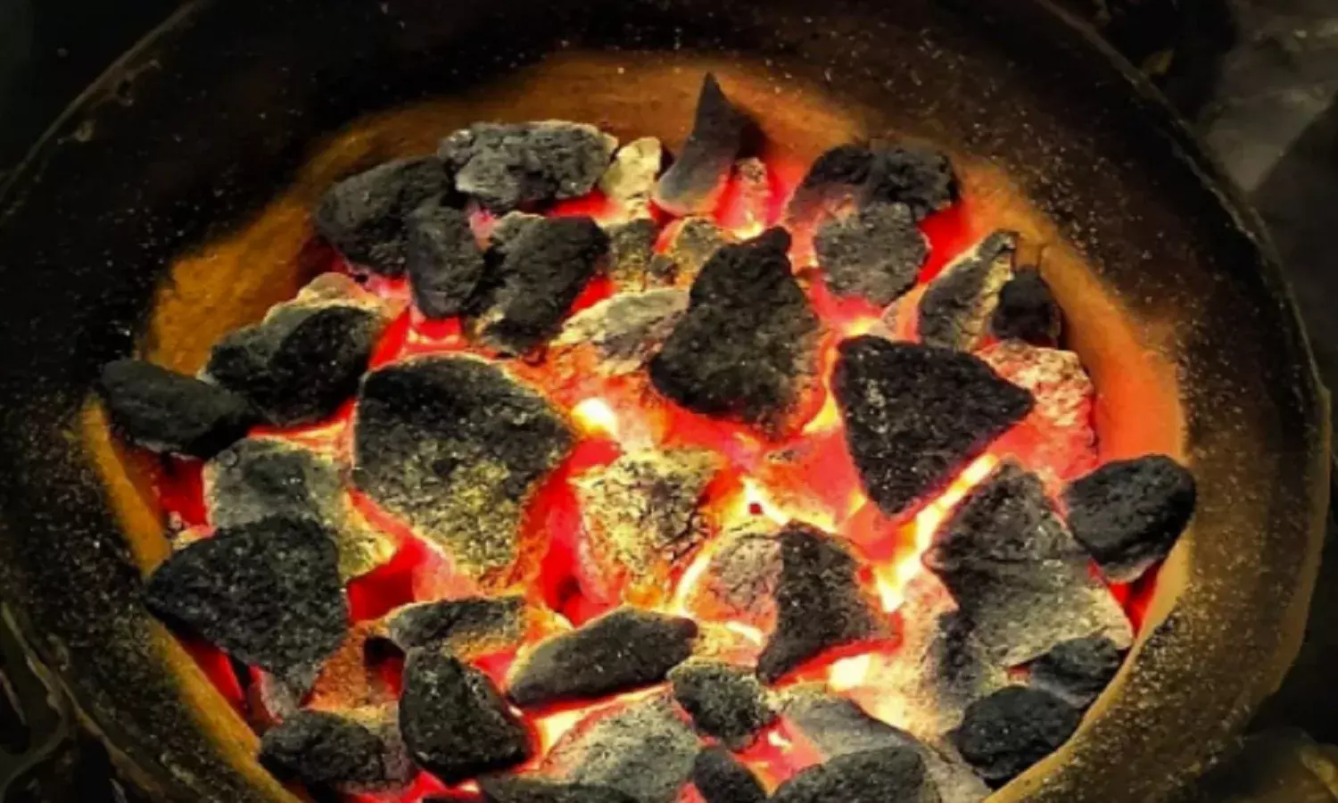 Nainital news : नैनीताल में अंगीठी ताप रहे दंपती हुए बेहोश, गर्भ में पल रहे शिशु की मौत