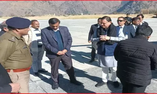 जोशीमठ पहुंचकर मुख्यमंत्री धामी ने लिया जायजा, प्रभावित परिवारों का हाल जानने के बाद दिया ये आदेश