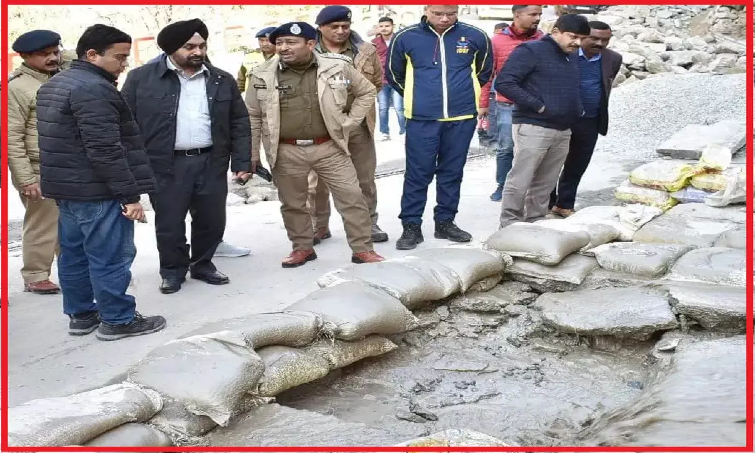 अंतरराष्ट्रीय मीडिया में छाया जोशीमठ का मुद्दा तो CM धामी के बाद मुख्य सचिव सुखवीर सिंह संधु और DGP अशोक कुमार भी पहुंचे ग्राउंड में जायजा लेने