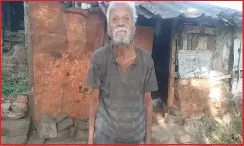 हॉकी के स्टार खिलाड़ी रहे टेकचंद यादव को पड़े 2 वक्त की रोटी के लाले, गरीबी ने छीन लिया परिवार हॉकी के स्टार खिलाड़ी रहे टेकचंद यादव को पड़े 2 वक्त की रोटी के लाले, गरीबी ने छीन लिया परिवार