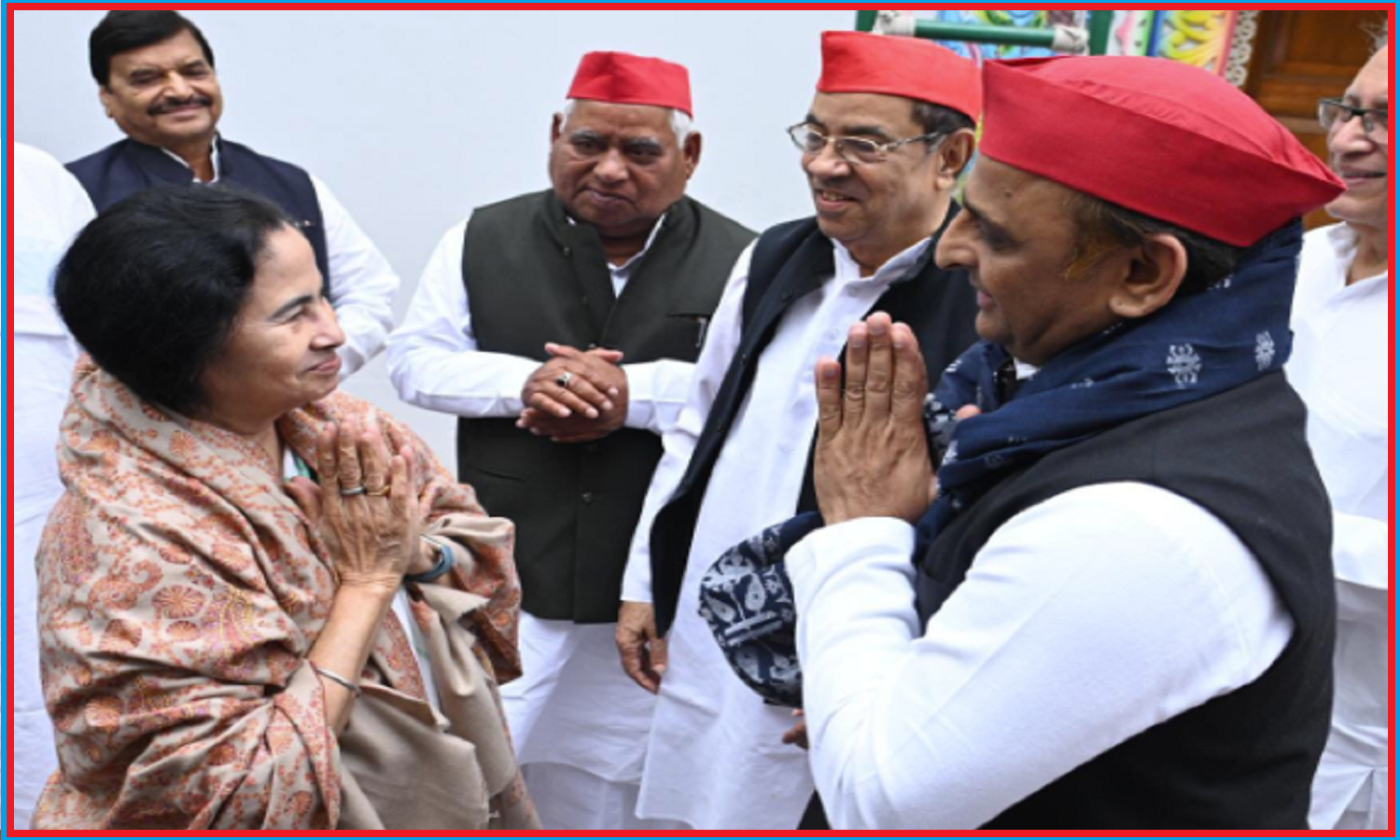 ममता बनर्जी और अखिलेश यादव का नया मोर्चा —मोदी सरकार के लिए चुनौती या फिर आशीर्वाद