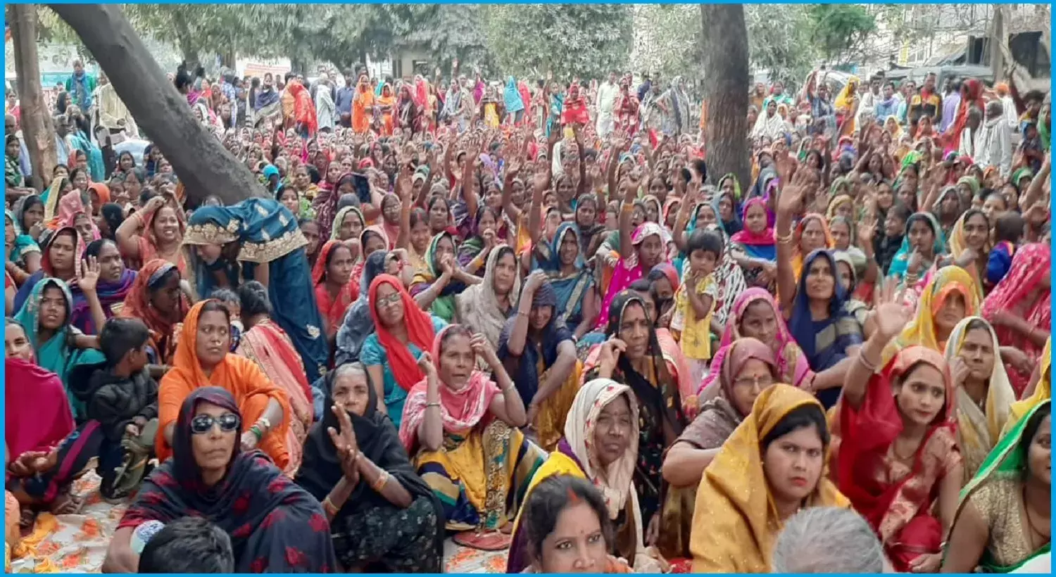 दलितों के घर खिचड़ी खाने का राजनीतिक ड्रामा करने वाले सीएम योगी और सफाईकर्मियों के पैर धोने वाले पीएम मोदी बंद करें ढोंग