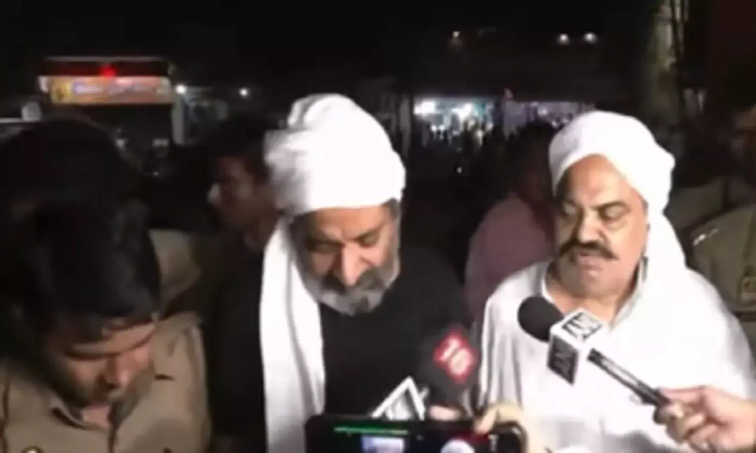 Big Breaking : बेटे असद के बाद माफिया अतीक अहमद और उसके भाई की भारी सुरक्षा घेरे के बीच मीडियाकर्मियों की मौजूदगी में हत्या