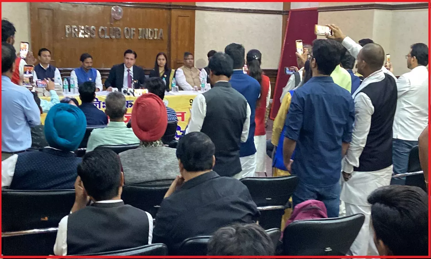 अडानी का अरबों हो सकता है माफ तो आत्महत्या करती आम जनता का 10 लाख कर्ज क्यों नहीं माफ करती मोदी सरकार