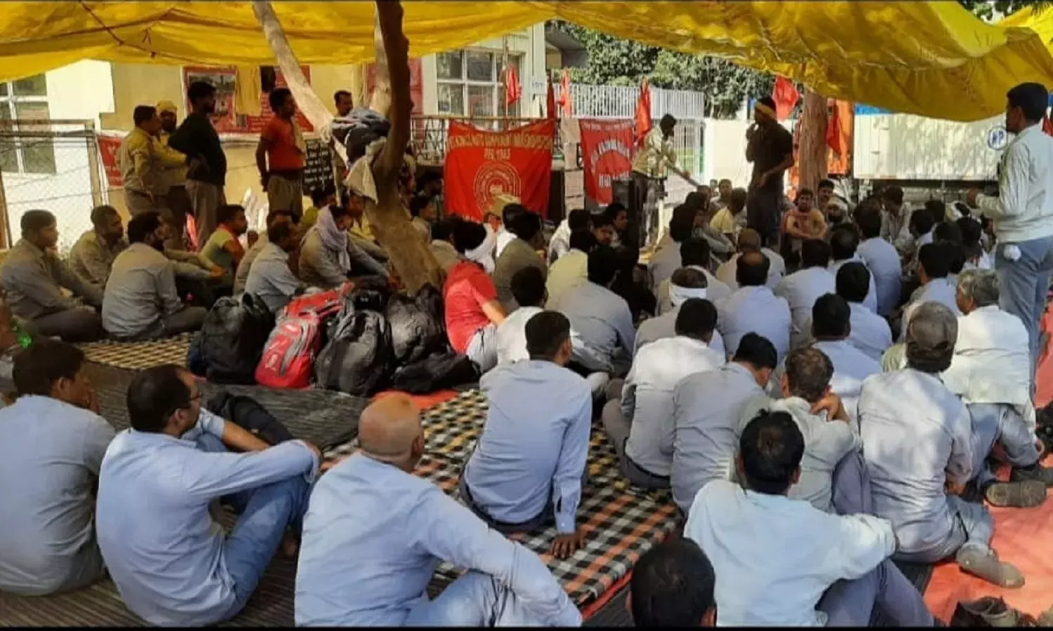 बेलसोनिका प्रबंधन और मजदूर आमने-सामने, बर्खास्त और सस्पेंड कर्मचारियों की बहाली से पहले नहीं खत्म होगी हड़ताल