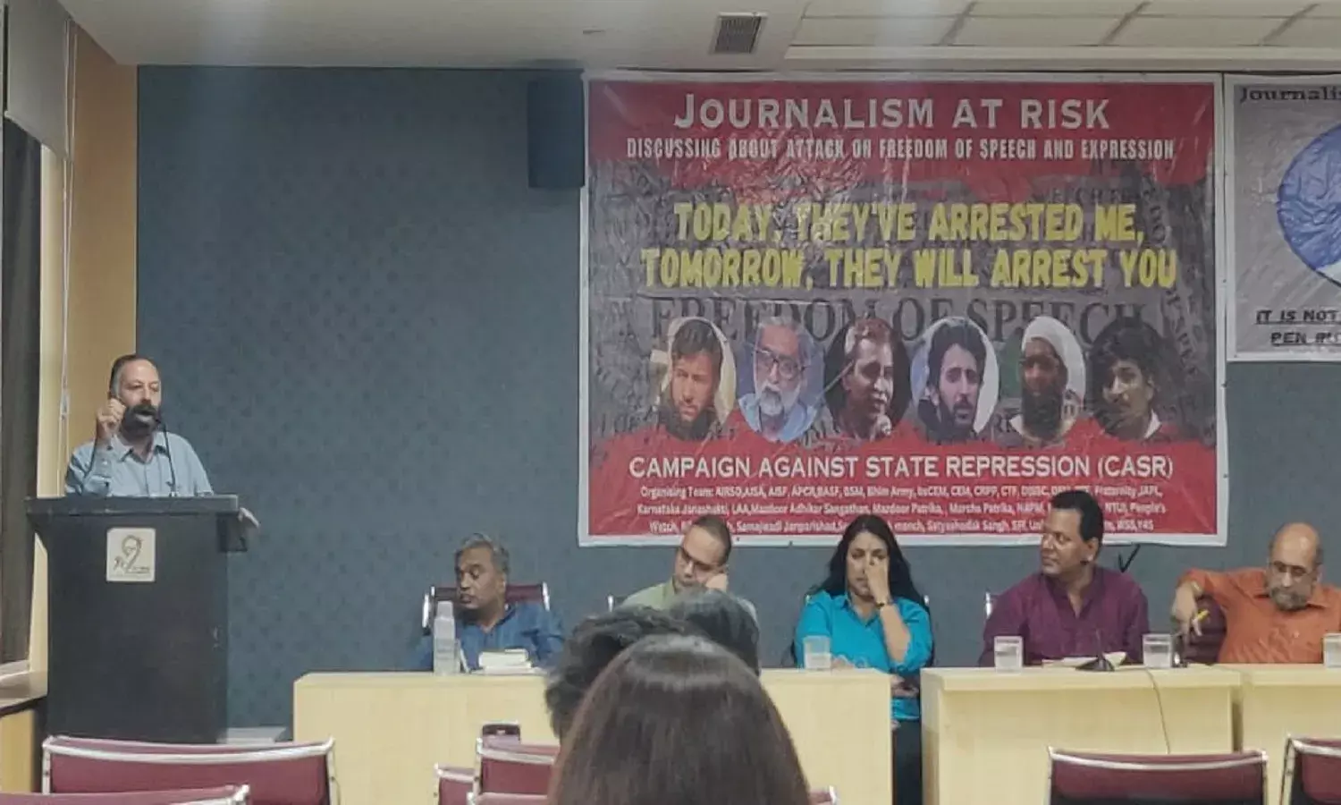 ‘गोदी मीडिया’ हो या उदारवादी मीडिया, दोनों ऐसे मुद्दों को उठाते हैं जो कॉर्पोरेट-राज्य गठजोड़ के अधीन’