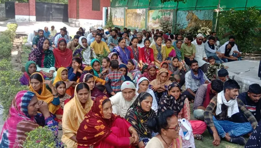 उत्तराखंड में बेघर किए जा रहे वन गुर्जर, अतिक्रमण विरोधी अभियान पर तत्काल रोक लगाने के लिए वन वन अधिकारी कार्यालय पर प्रदर्शन