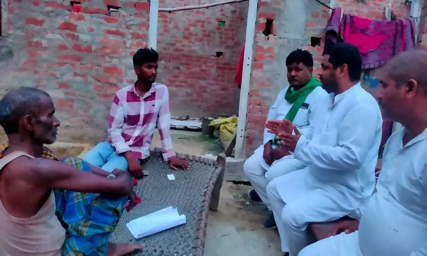 थाने में शिकायत लेकर पहुंची दुष्कर्म पीड़िता की नहीं हुई सुनवाई तो कर ली आत्महत्या, पुलिस पर परिवार ने लगाये गंभीर आरोप