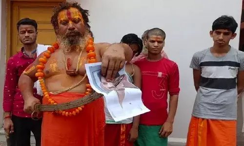 जगतगुरु परमहंस आचार्य ने किया तमिलनाडु सीएम के बेटे उदयनिधि का सिर कलम करने वाले को 10 करोड़ देने का ऐलान जगतगुरु परमहंस आचार्य ने किया तमिलनाडु सीएम के बेटे उदयनिधि का सिर कलम करने वाले को 10 करोड़ देने का ऐलान