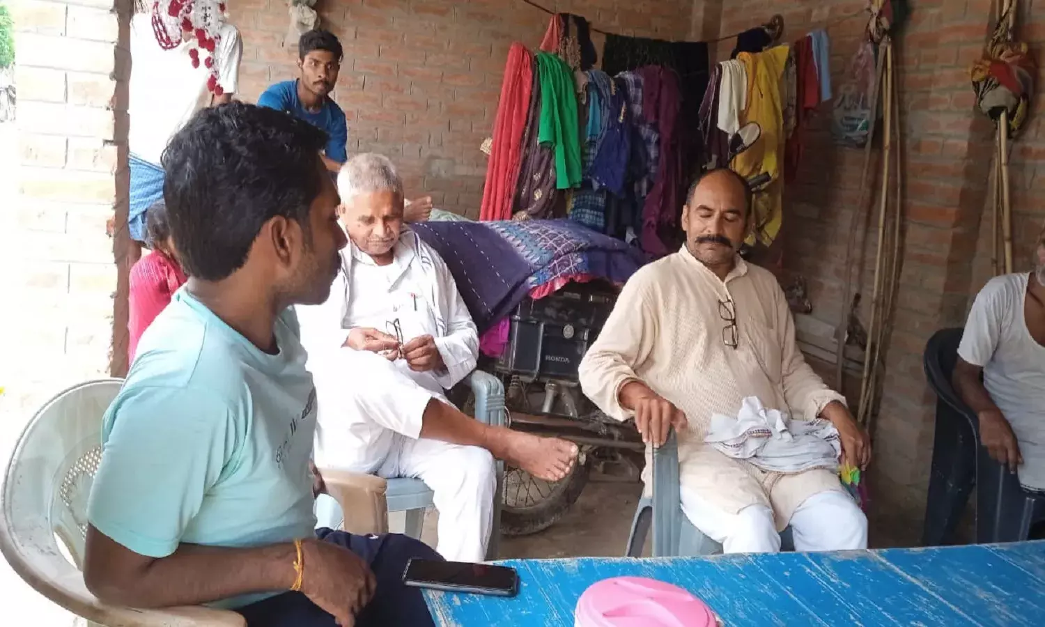 सुल्तानपुर के बरामदपुर में बकाया मजदूरी मांगने पर दलित युवक की बुरी तरह पीटकर हत्या, परिवार ने उठाये पुलिसिया जांच पर सवाल