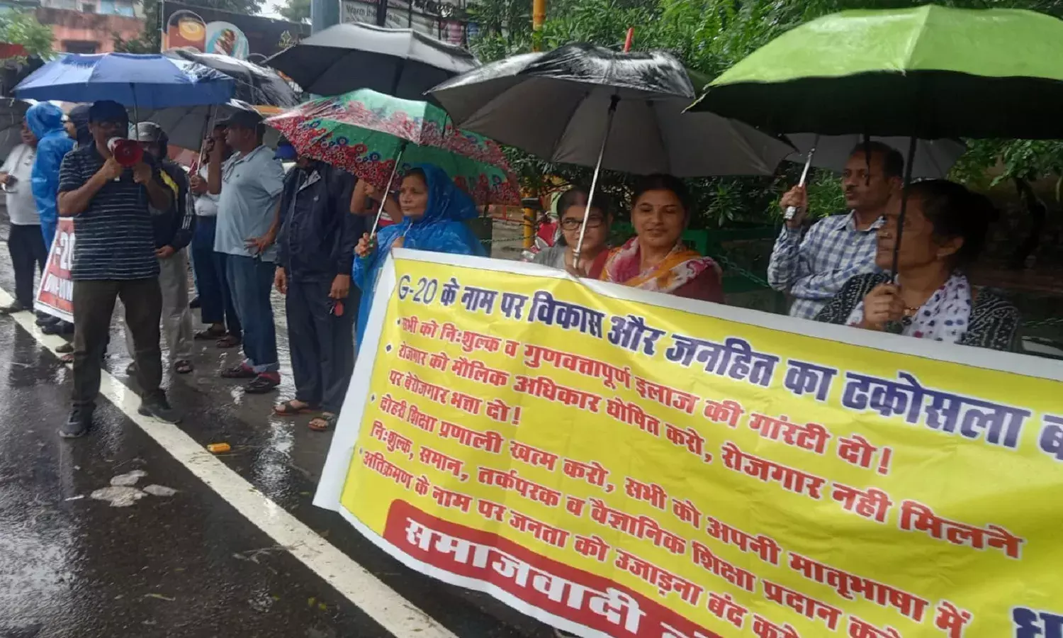 जी20 सम्मेलन में मेहमानों के स्वागत के लिए हजारों करोड़ खर्च और लाखों लोगों का घर तोड़कर कर दिया उन्हें बेघर