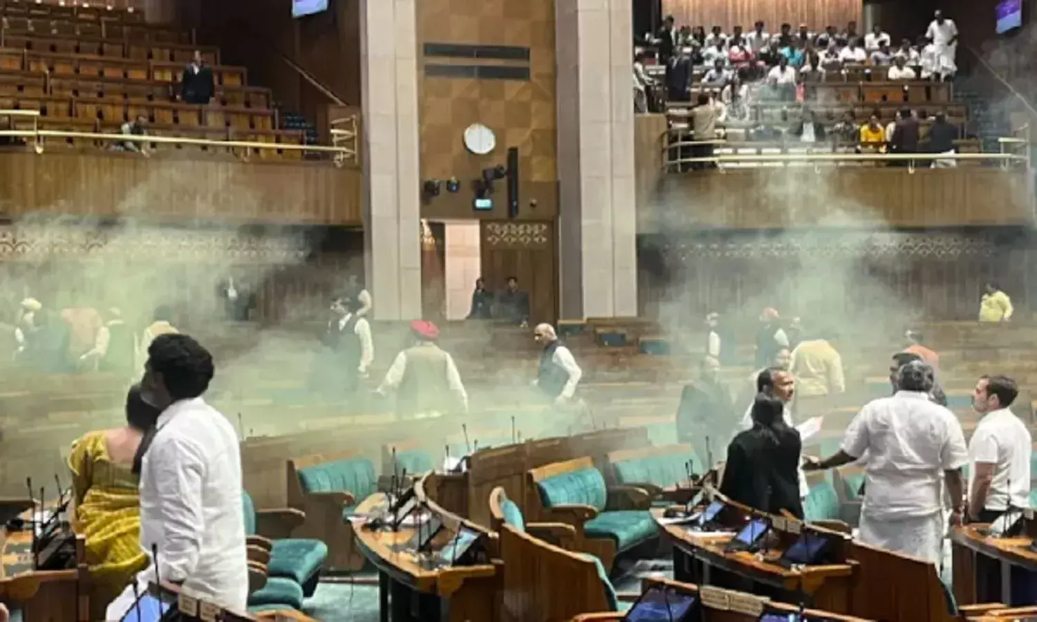 संसद सुरक्षा चूक कांड में विपक्षी सांसद की सिफारिश से बना होता पास या युवाओं में से होता कोई मुस्लिम तो बन जाता जिहादी और आतंकी मामला