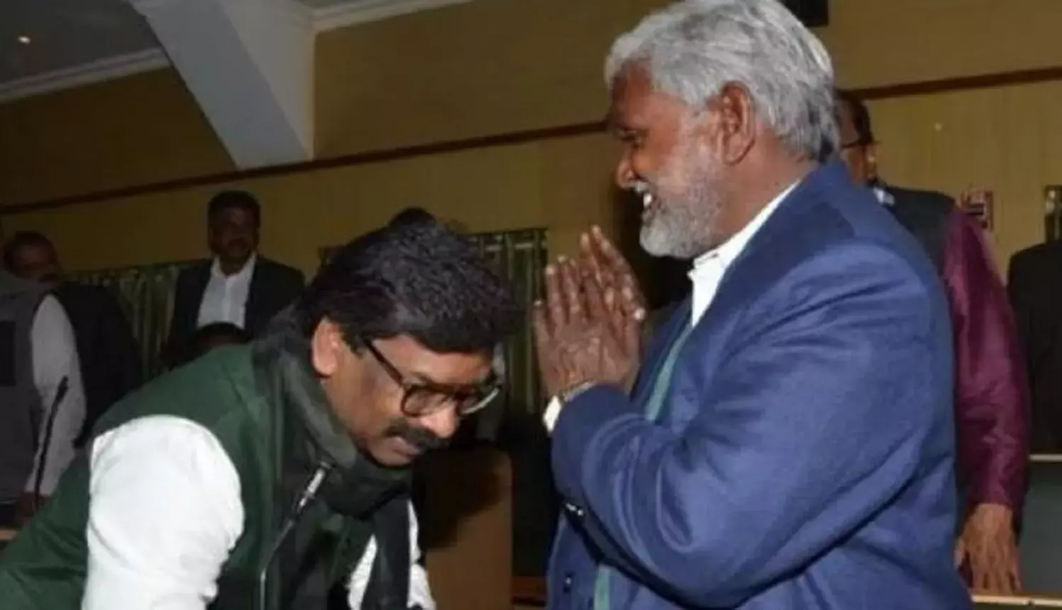 कौन हैं चंपई सोरेन जो बनेंगे झारखंड के नये मुख्यमंत्री, हेमंत सोरेन ने राज्यपाल को सौंपा इस्तीफा