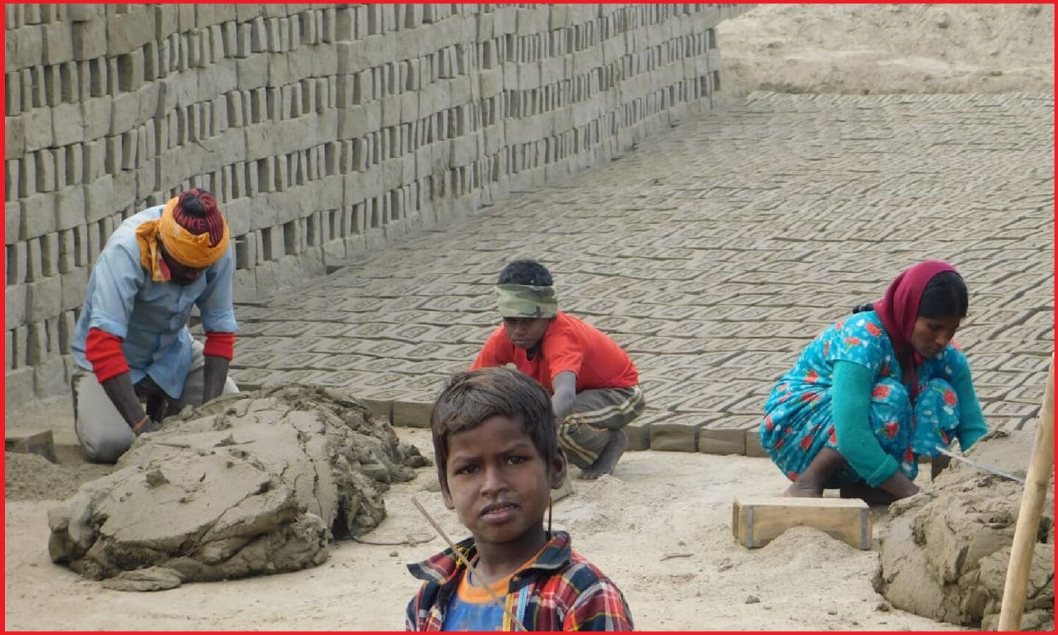 जबरन मजदूरी में आम जनता को धकेलने वाले संगठनों की वैश्विक स्तर पर अवैध आमदनी बढ़कर पहुंची 236 अरब डॉलर प्रतिवर्ष