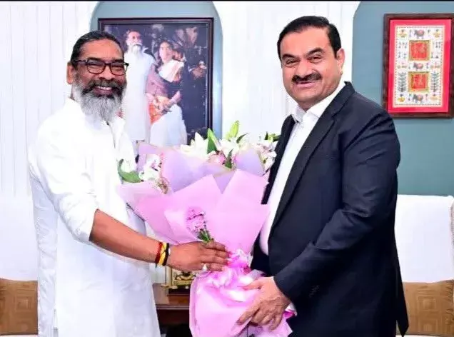 झारखंड में अदाणी का स्वागत, किन शर्तों पर कर रहे हैं हेमंत सोरेन?