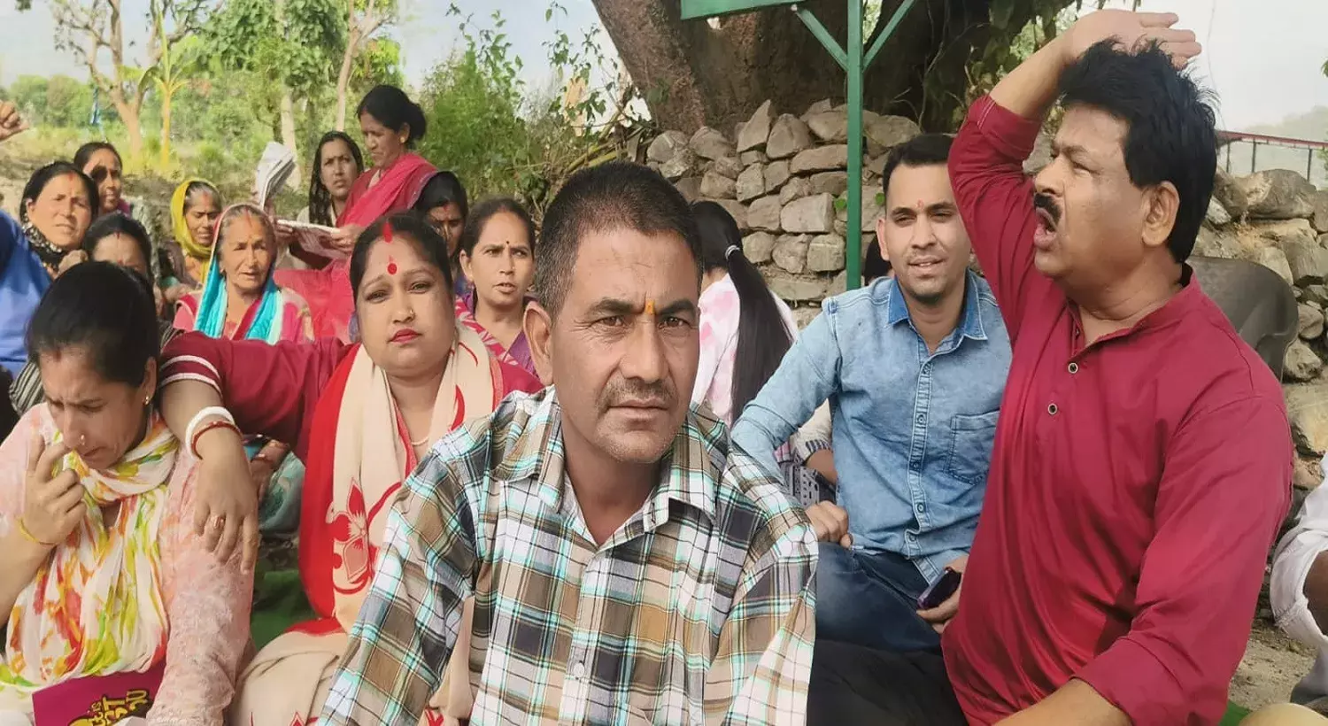 शराब के खिलाफ रामनगर में महिलाओं का हल्लाबोल, कहा भाजपा नेत्री की है दुकान इसलिए धामी सरकार घोषणा के बाद भी नहीं कर रही बंद