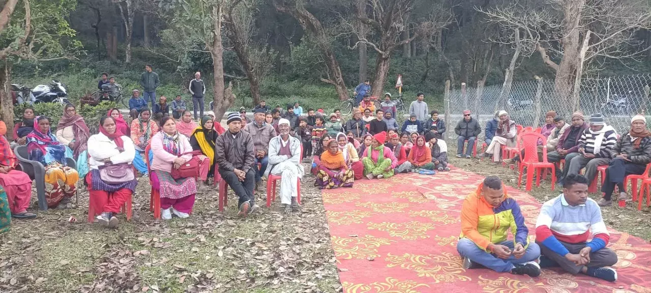 उत्तराखंड में वनभूमि से अतिक्रमण हटाने को लेकर सुप्रीम कोर्ट के आदेश ने लाखों लोगों के सामने पैदा किया बेदखली का संकट, जनता के पास आंदोलन अंतिम विकल्प उत्तराखंड में वनभूमि से अतिक्रमण हटाने को लेकर सुप्रीम कोर्ट के आदेश ने लाखों लोगों के सामने पैदा किया बेदखली का संकट, जनता के पास आंदोलन अंतिम विकल्प