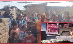 खनन डम्पर की चपेट में आकर दर्दनाक मौत की शिकार वीरपुर लच्छी की बच्ची आशा की याद में बने आशा स्मृति पुस्तकालय का उद्घाटन खनन डम्पर की चपेट में आकर दर्दनाक मौत की शिकार वीरपुर लच्छी की बच्ची आशा की याद में बने आशा स्मृति पुस्तकालय का उद्घाटन