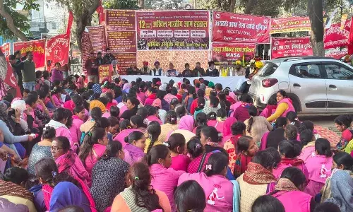 4 श्रम संहिताएं लाकर मजदूर वर्ग को पूंजीपतियों का गुलाम बना देना चाहती है मोदी सरकार, रुद्रपुर में विरोध में उतरे सैकड़ों लोग