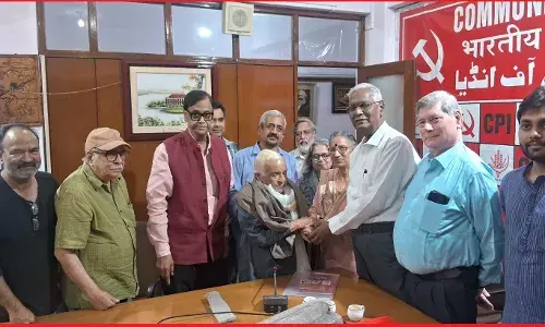 बुढ़ापे का सौन्दर्य होता है लेकिन सौन्दर्य कभी बूढ़ा नहीं होता, डॉ. विश्वनाथ त्रिपाठी का अजय भवन आगमन