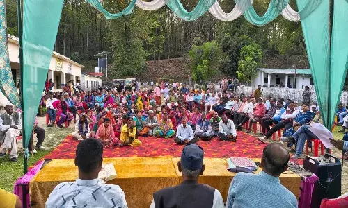 वनग्राम सुंदरखाल, देवीचौड़ खत्ता, चौफुला खत्ता और धनगढ़ी खत्ता को राजस्व ग्राम घोषित करने के दावे पर आपत्ति और संशोधन को लेकर ग्रामीणों ने किया खुली बैठक का आयोजन