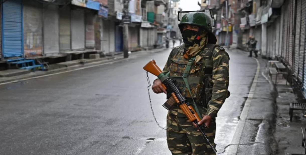 कश्मीर में जैश-ए-मोहम्मद ने रची 3 कार बम विस्फोट की साजिश, सुरक्षा बल अलर्ट