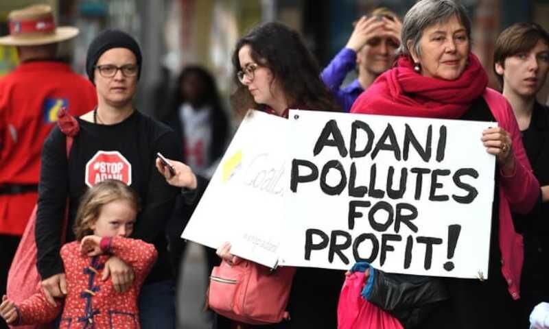आॅस्ट्रेलिया में अडानी की कोयला परियोजना के खिलाफ सड़कों पर उतरे हजारों छात्र-युवा