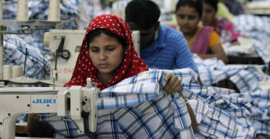 कोरोनावायरस से बांग्लादेश का गारमेंट व्यापार तबाह, लाखों महिला कामगार हुईं बेरोज़गार