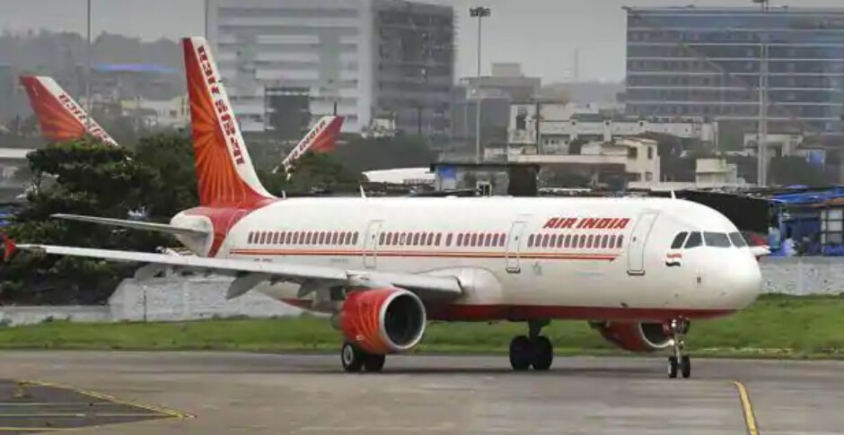 लॉकडाउन : एयर इंडिया के 8 कर्मचारी यूनियनों की मांग, जबरन वेतन कटौती का पैसा वापस दो