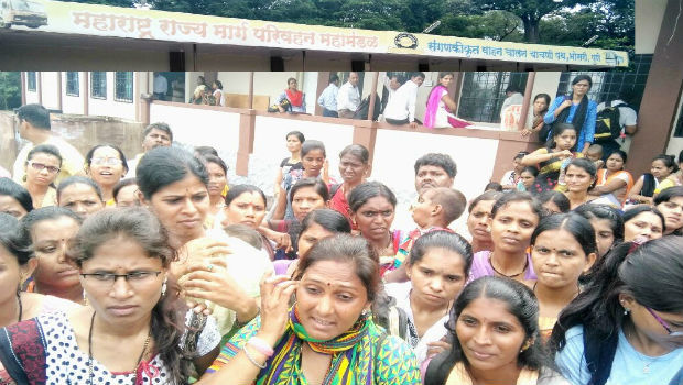 महाराष्ट्र परिवहन विभाग ने 200 महिलाओं को बनाया उल्लू