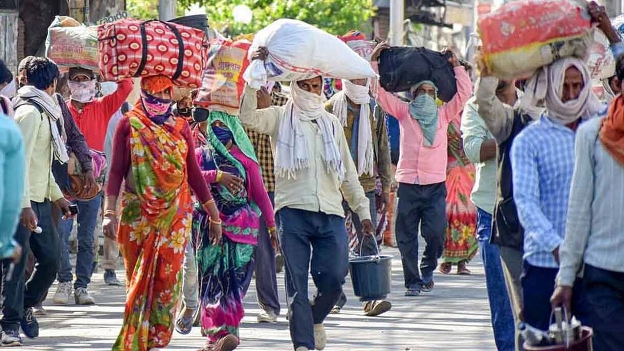 बिहार के प्रवासी मजदूर भूख-बेकारी से त्रस्त और इधर भाजपा चुनाव जीतने की रणनीति बनाने में व्यस्त