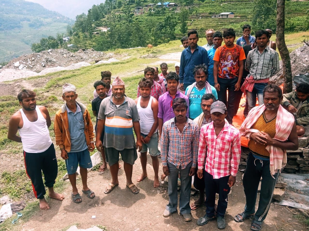 नेपाल में फंसे झारखंड के 50 मजदूर दो महीने से कर रहे हैं मिन्नतें, केंद्र व राज्य के बीच उलझा है घर वापसी का मामला