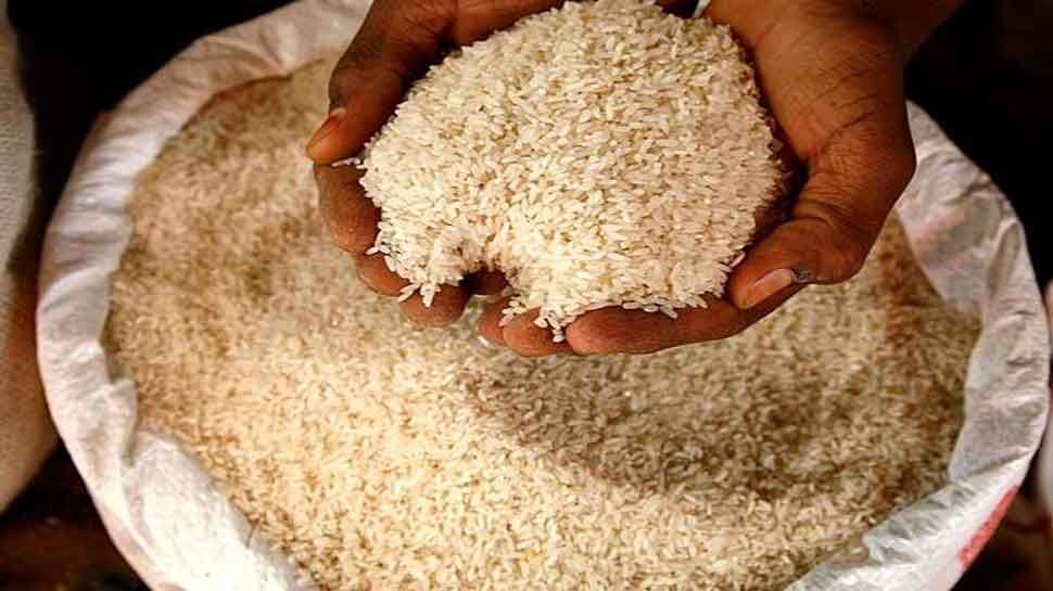 कोरोना संकट: भूख मिटाने की जगह अब चावल से सैनिटाइजर...जरूरी, मजबूरी या फिर...?