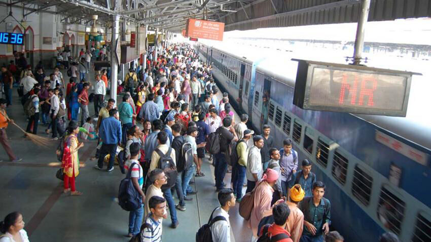 Coronvirus live : पूरे देश में 31 मार्च तक ट्रेनें हुई रद्द, दिल्ली में धारा 144 लागू