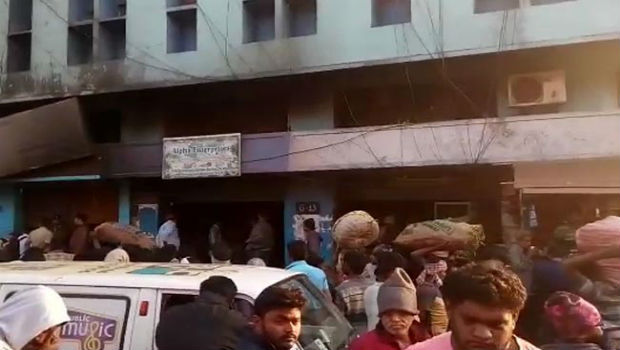 कर्नाटक के रेस्टोरेंट में लगी भीषण आग, सो रहे 5 कर्मचारियों की मौत