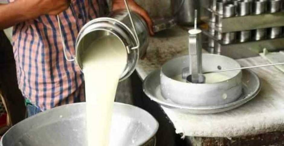 कोरोना लॉकडाउन : हिमाचल के दूध उत्पादकों के सामने रोजगार बचाने का संकट