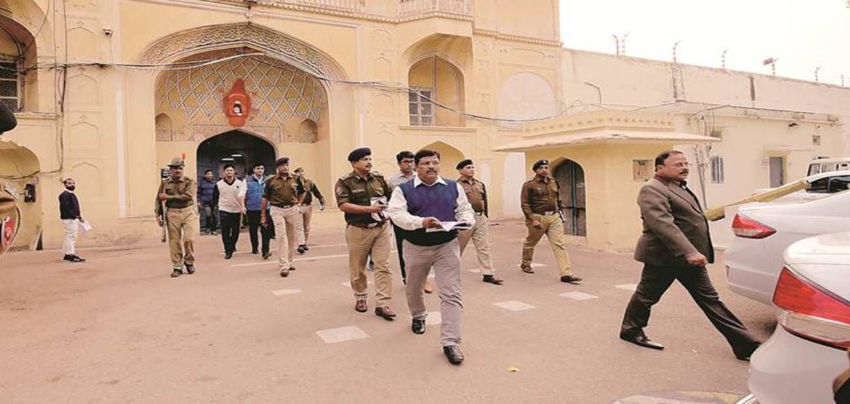 रिहाई मंच ने कहा जयपुर जेल में कैदियों ने मांगी थी सुरक्षा और पुलिस ने दिखाई गुंडई