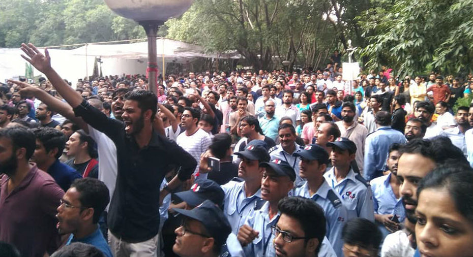 भारी सुरक्षा बल की तैनाती में जेएनयू छात्रसंघ इलेक्शन की गणना 14 घंटे बाद की गई शुरू
