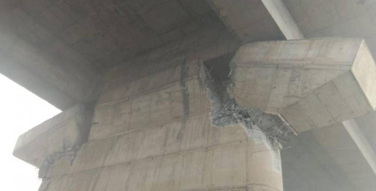 कर्मनाशा का पुल ध्वस्त होने से जीटी रोड यूपी–बिहार सीमा पर आवागमन के लिए हो गई बंद