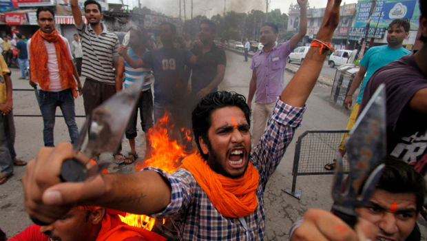 दावा : मोदी सरकार कराएगी चुनावों से पहले हिंदू —मुस्लिम दंगा