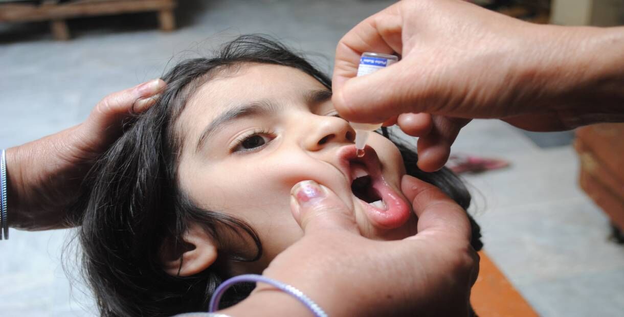 पोलियो की वैक्सीन ही बन रही पोलियो फैलने का कारण, दुनिया से इस रोग के ख़त्म होने के अभी नहीं आसार