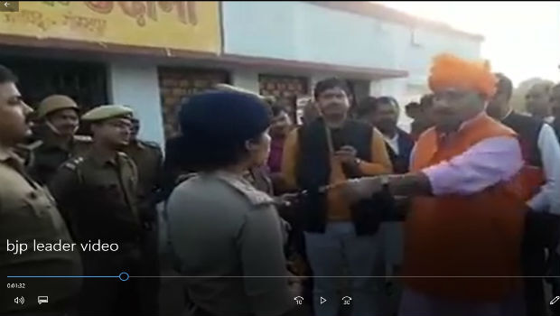 गोरखपुर में भाजपा प्रत्याशी ने डाला आईपीएस पर बोगस वोटिंग कराने का दबाव