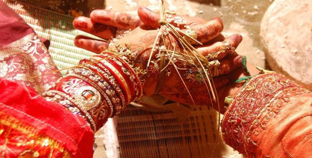 Dhanbad News : नवविवाहिता ने छोड़ा अपने पति का घर, सहेली के प्यार में थी पागल