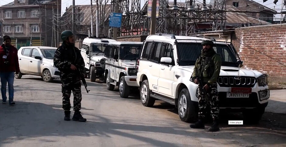 BREAKING : श्रीनगर के लाल बाजार में सुरक्षाबलों पर फिर ग्रेनेड हमला, एक जवान घायल