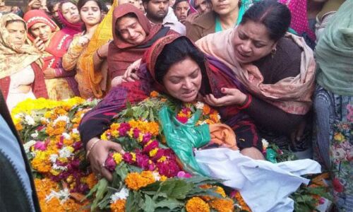 ​कट्टर हिंदुवादी संगठनों के निशाने पर मुस्लिम ही नहीं हिंदू भी