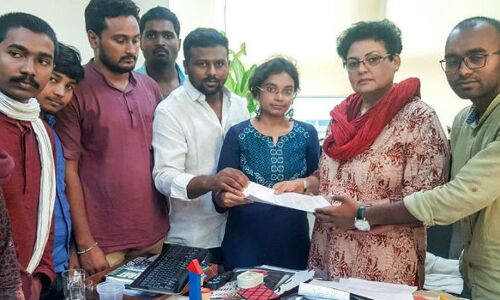 पीएम छात्रों से इतना क्यों डरते हैं जो मिलने की बजाय गिरफ्तार करा देते हैं