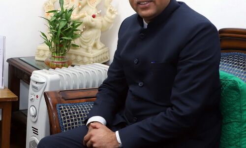 हिमाचल के मुख्यमंत्री को सर्वे में मिला सबसे बढ़िया मुख्यमंत्री का खिताब, मंत्रियों ने दी बधाई